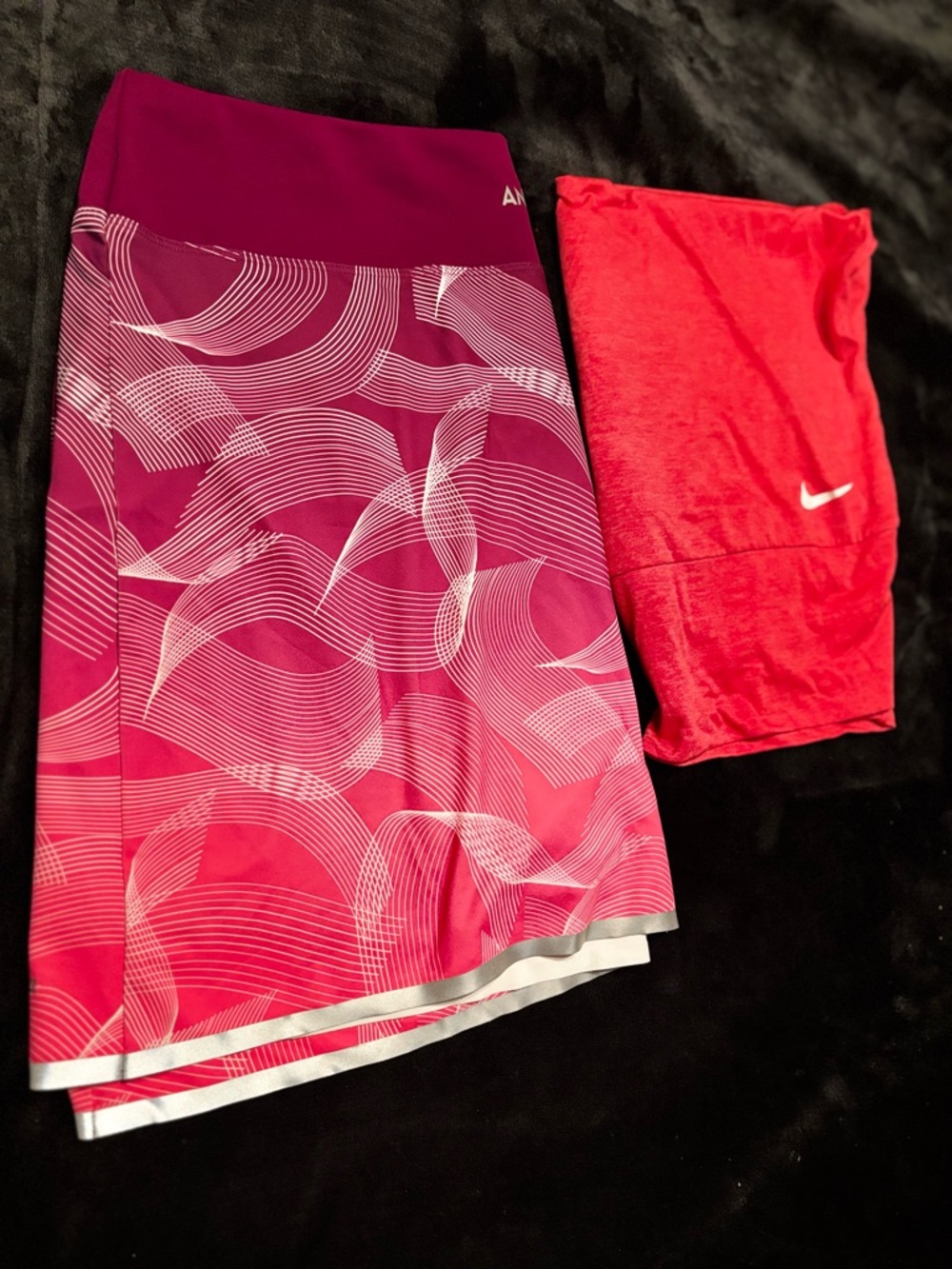 ANNIKA bundles size (XL) top -L)Women's Athletic Shorts - Bright Red